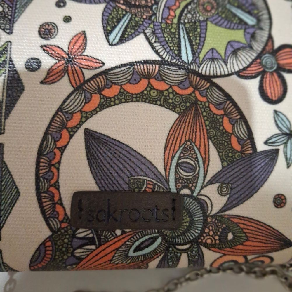 Sakroots Artist Circle Wallets - Picture 9 of 10